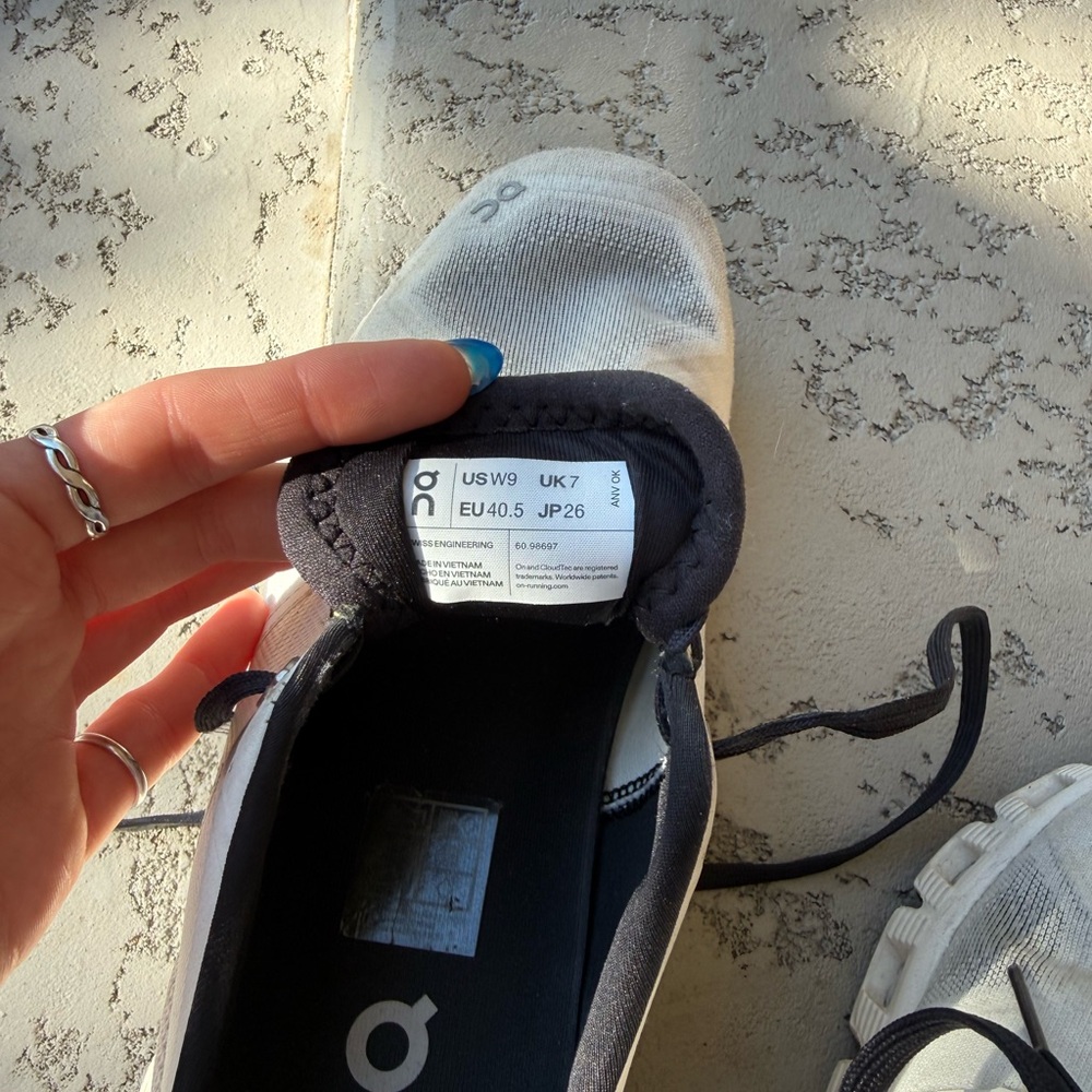 Stylish Women's White and Black Athletic Shoes - Picture 6 of 6